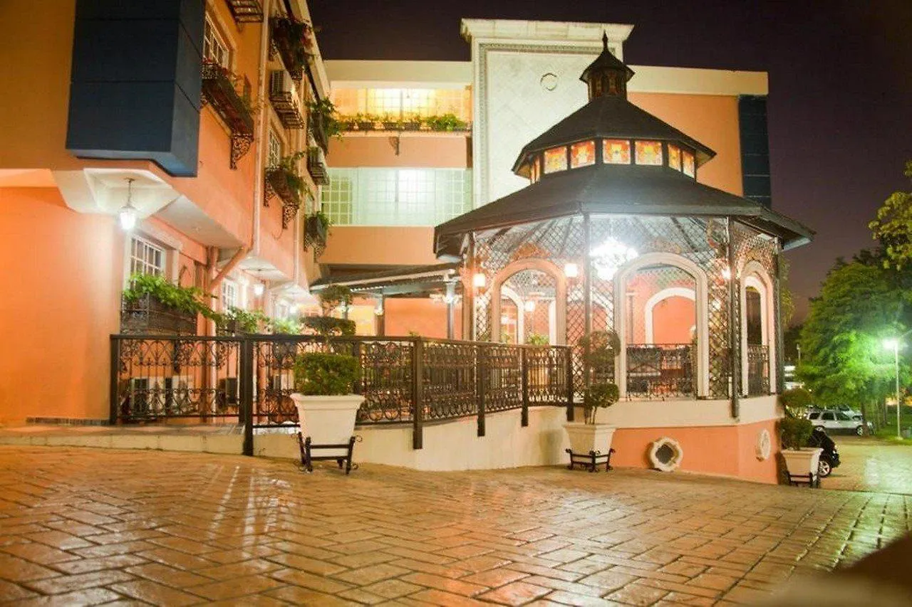 Platino Hotel & Casino contacts